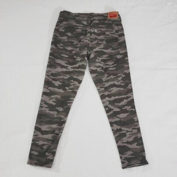 LEVI STRAUSS- 720 HIGH RISE SUPER SKINNY CROP STRETCH CAMO PANTS - Picture 2 of 12